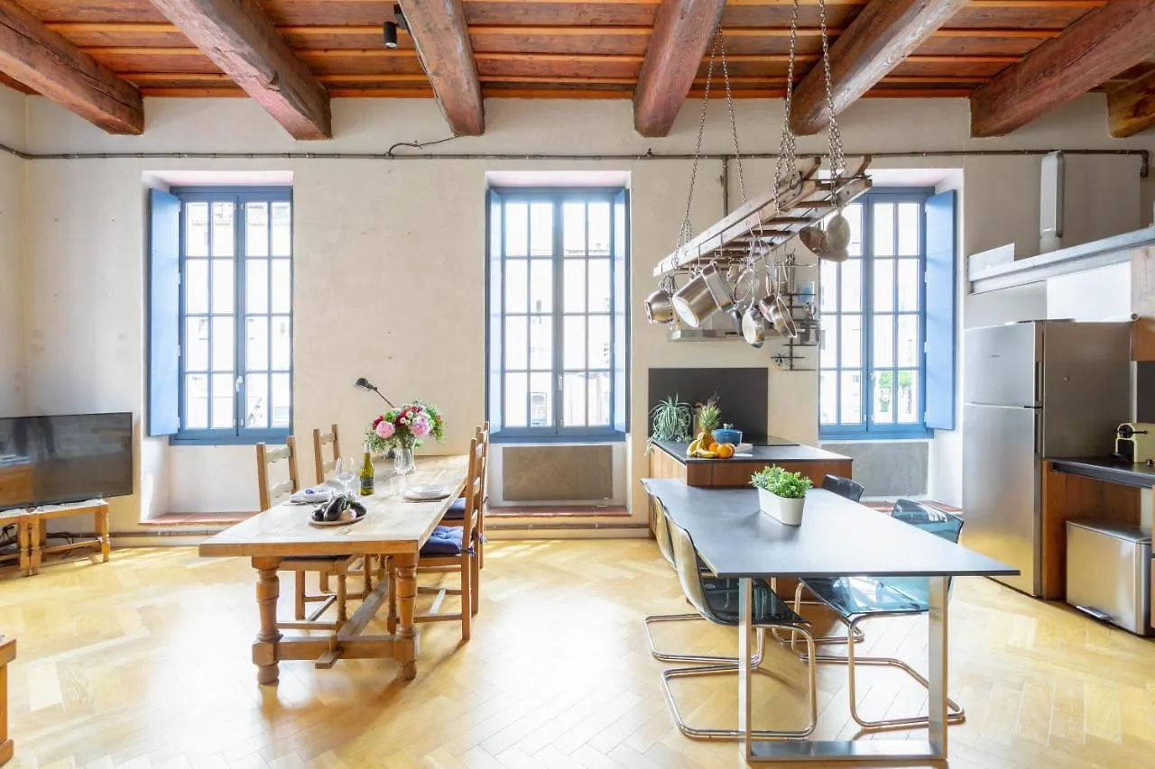 Sunny Stylish Spacious Loft In Old-Port Marseille